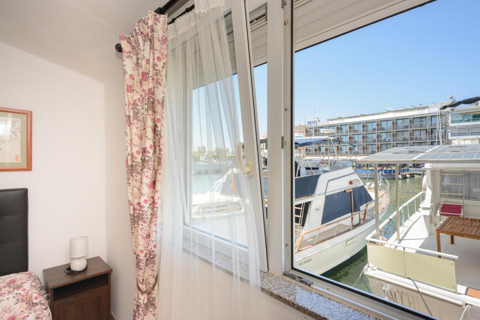 Port 27 Apartment Empuriabrava Room photo