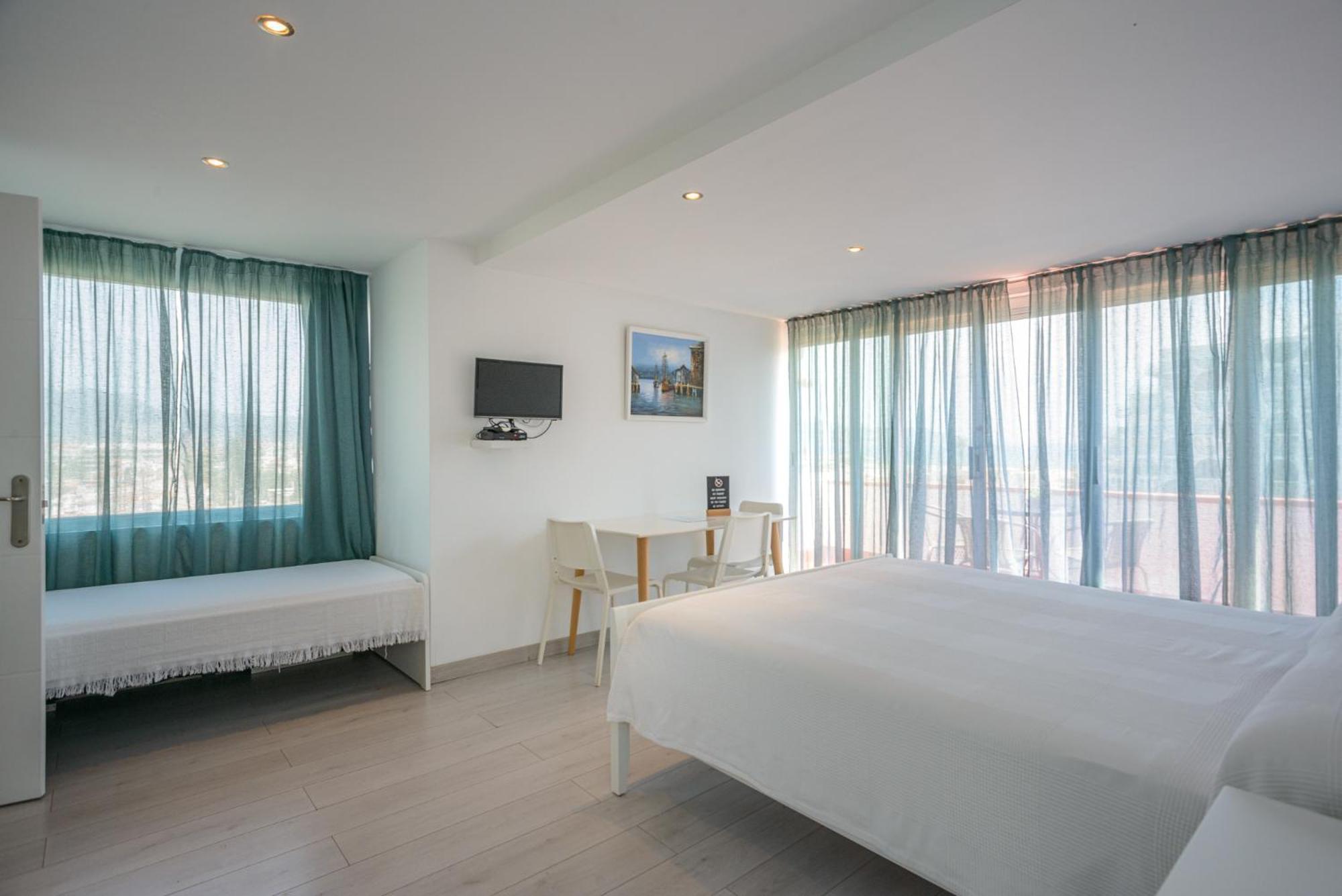 Port 27 Apartment Empuriabrava Room photo