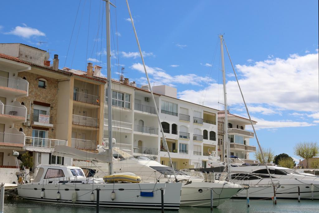 Port 27 Apartment Empuriabrava Exterior photo