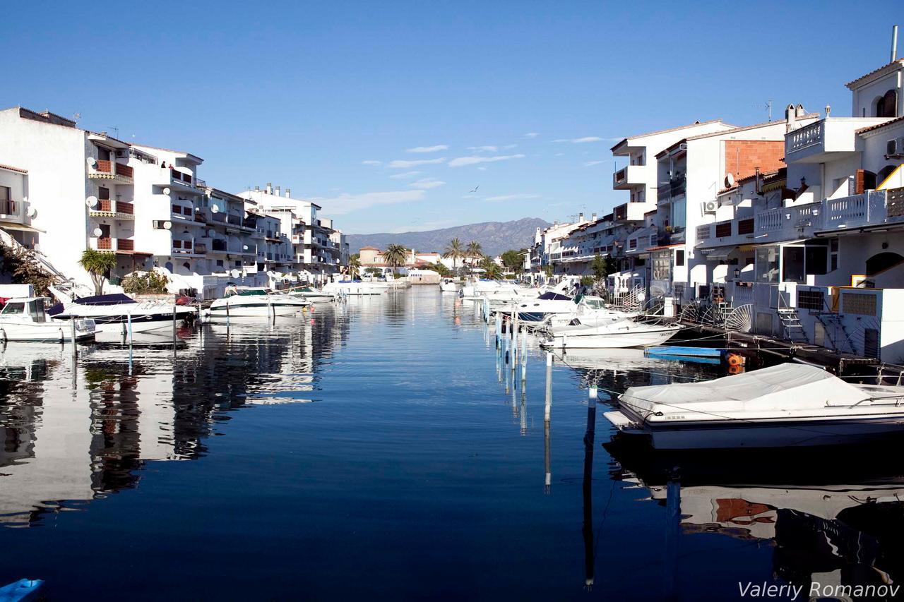 Port 27 Apartment Empuriabrava Exterior photo