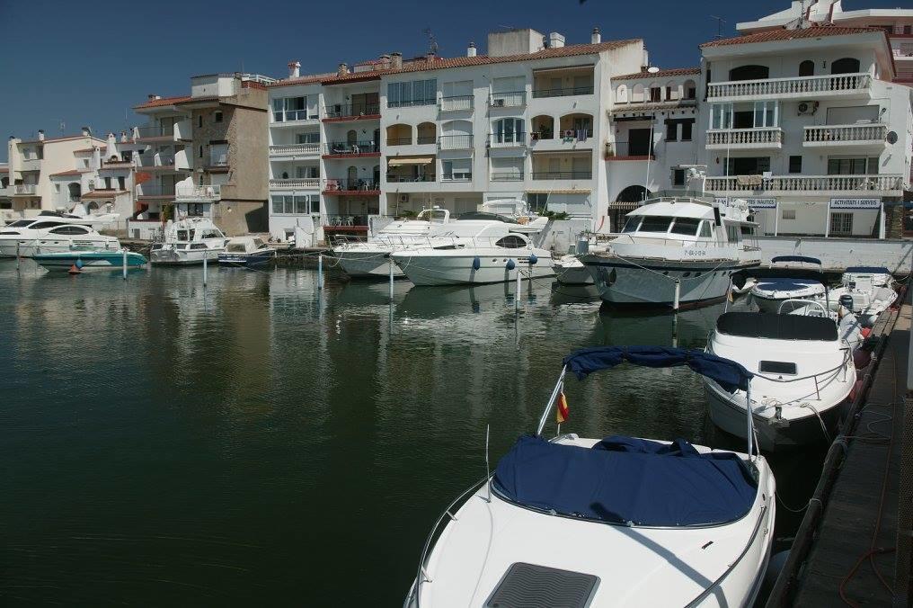 Port 27 Apartment Empuriabrava Exterior photo